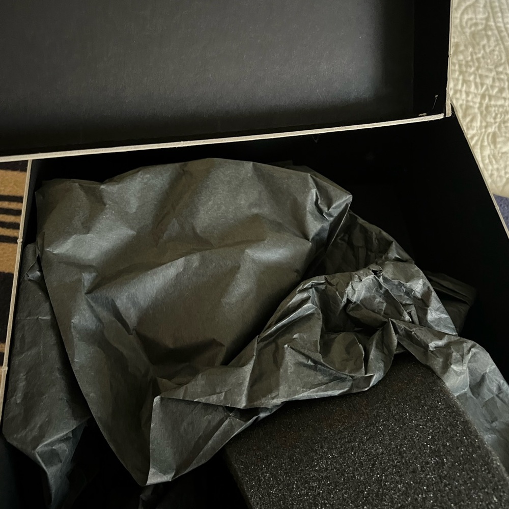 Golden Goose Boot box - Picture 3 of 6